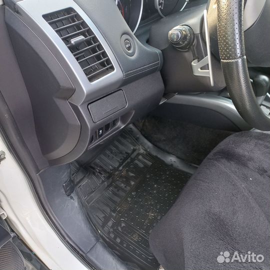 Mitsubishi Outlander 2.4 CVT, 2011, 180 000 км