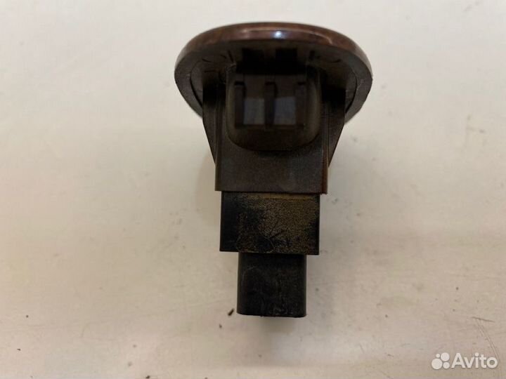 Кнопка стеклоподъемника задняя правая Kia Spectra