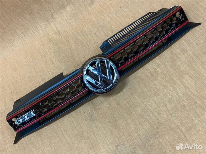 Решетка радиатора Volkswagen Golf VI