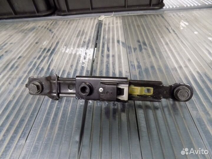 Механизм регулировки ремня безопасности Elantra 20