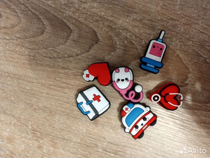 Джибитсы для crocs мед работник