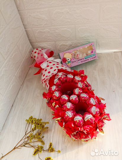 Сладкий букет на 8 марта