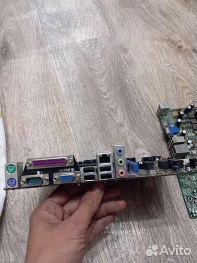 Материнская плата