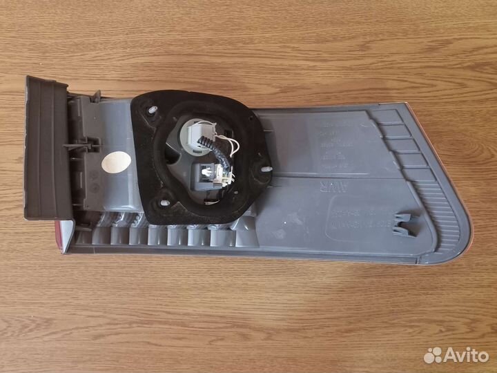 Фара задняя правая на avensis