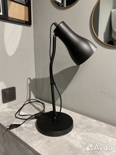 Лампа IKEA настольная черная металлическая