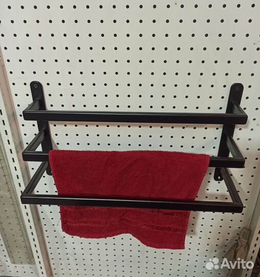Полка в ванную комнату. Держатель для полотенец