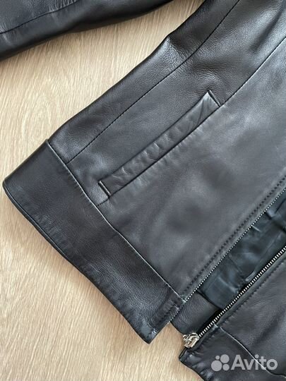Кожаная куртка 42-44 размера