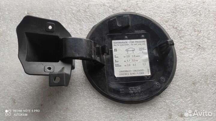 Лючок бензобака Opel Corsa D