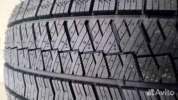 Bridgestone Blizzak Ice 205/55 R16 94T