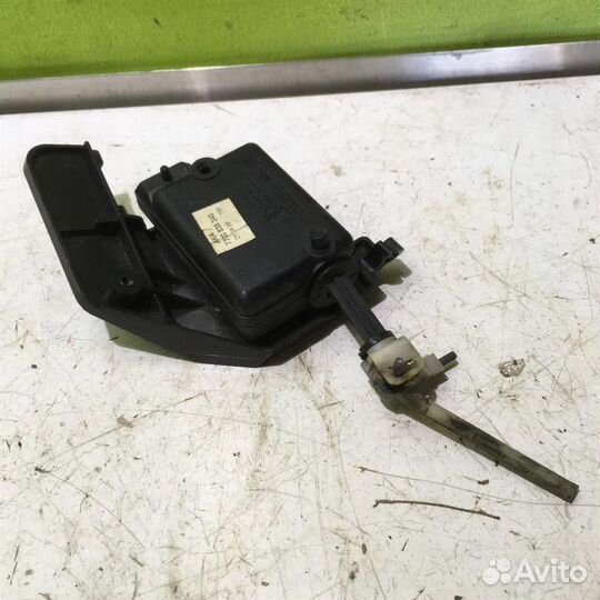 Активатор замка крышки бензобака Рено Меган