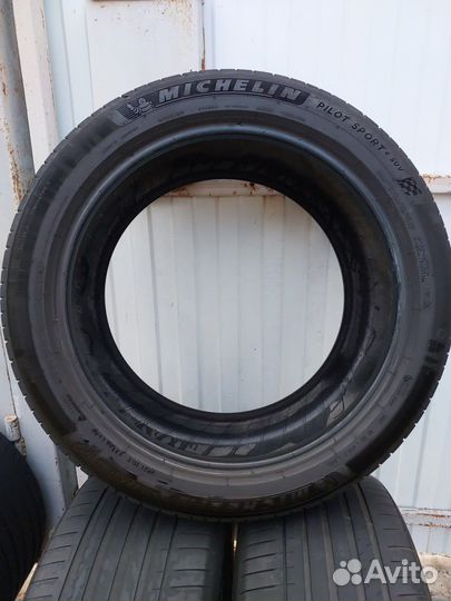 Michelin Pilot Sport 4 SUV 295/40 R21