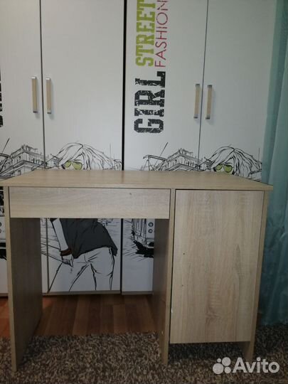 Письменный стол