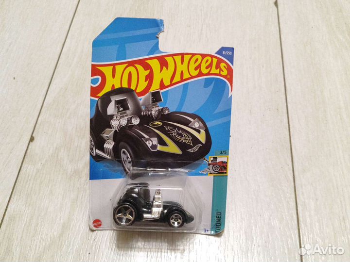 Машинка Hot Wheels TH (оригинал)