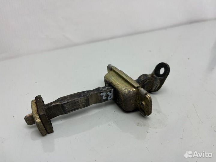 Ограничитель двери задний правый Hyundai Sonata IV