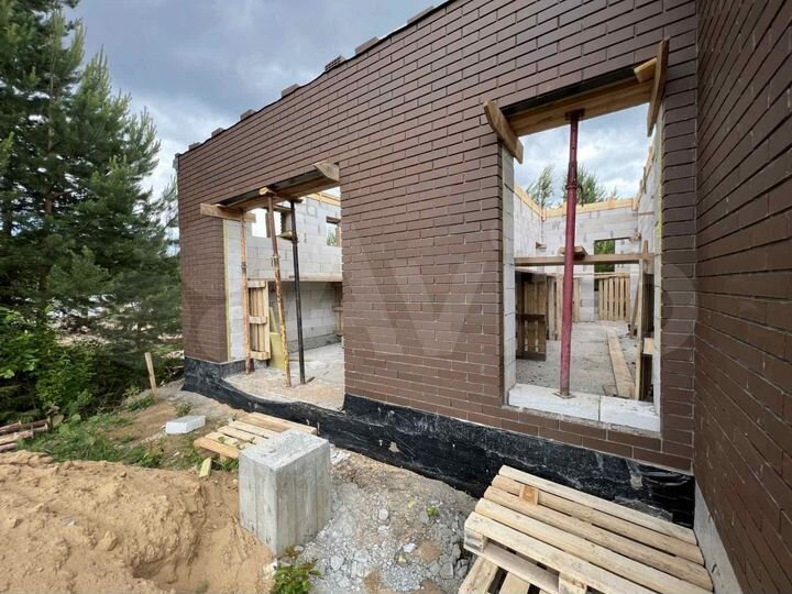 Коттедж 195 м² на участке 8,5 сот.