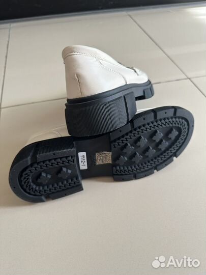 Новые лоферы женские 37 размер