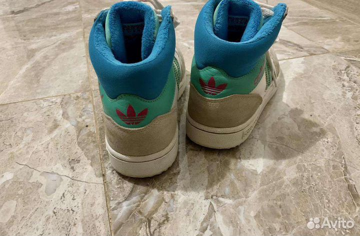 Кроссовки Adidas