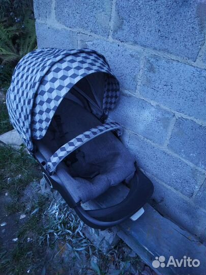 Переноска для детей в машину или на дачу