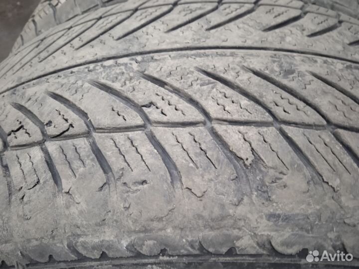 Goodyear UltraGrip 8 245/45 R18 100V