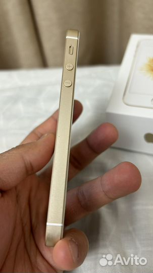 iPhone SE, 32 ГБ