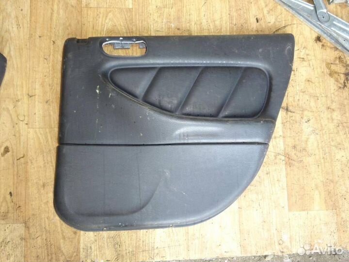 Обшивка двери задней правой Dodge Stratus 2001-20