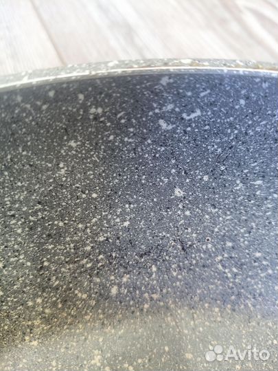 Сковорода с антипригарным покрытием