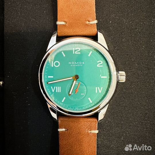 Nomos club campus 38 electric green