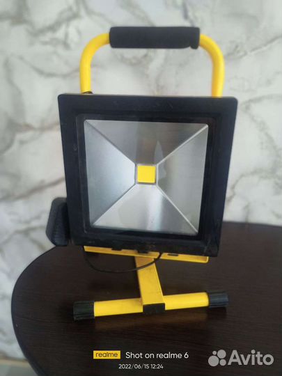 Прожектор светодиодный 50 вт на аккумуляторах