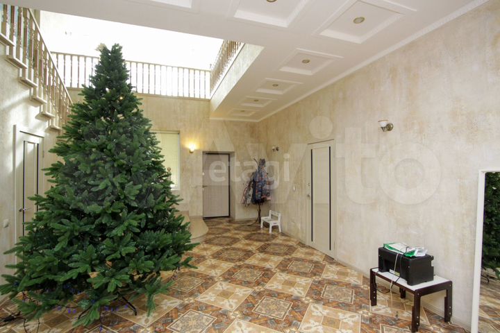 Дом 1084 м² на участке 25 сот.