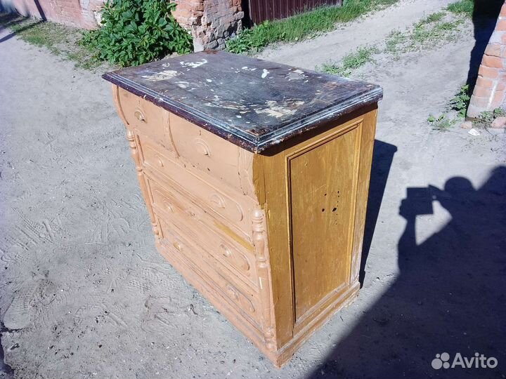 Старинный комод