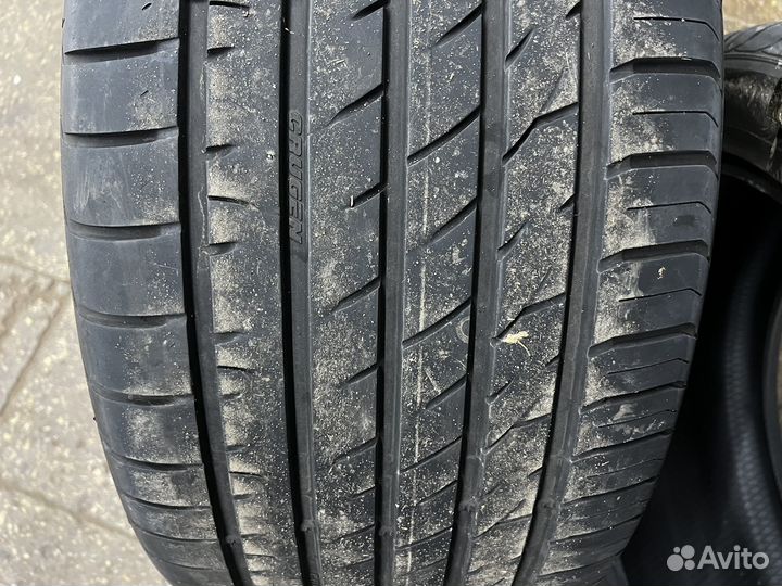 Kumho Crugen HP91 315/40 R21