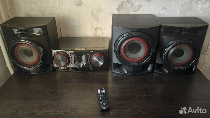 Музыкальный центр LG cj45