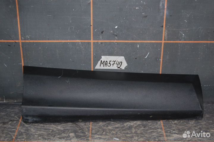 Накладка двери задней правой - Toyota RAV 4