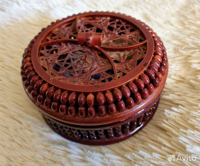 Шкатулка круглая пластик