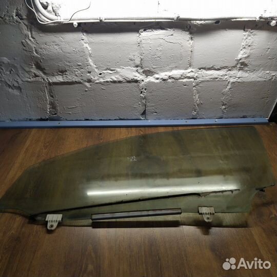 Стекло двери переднее левое Nissan Teana J32 седан