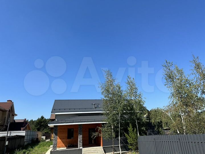 Дом 235 м² на участке 6,5 сот.