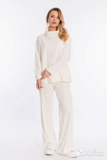 Костюм женский 44 Новый