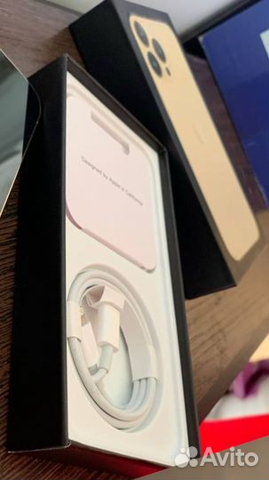 Коробка от iPhone 13 pro max