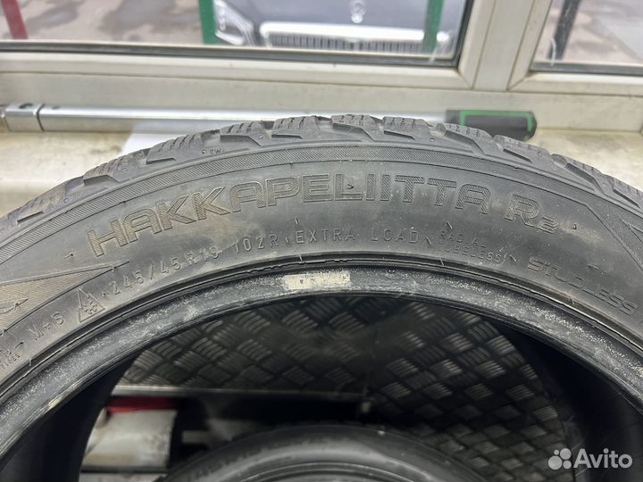 Nokian Tyres Hakkapeliitta R2 245/45 R19 102R