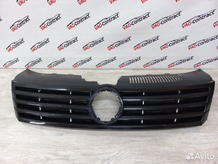 Решетка радиатора передняя Volkswagen Passat CC
