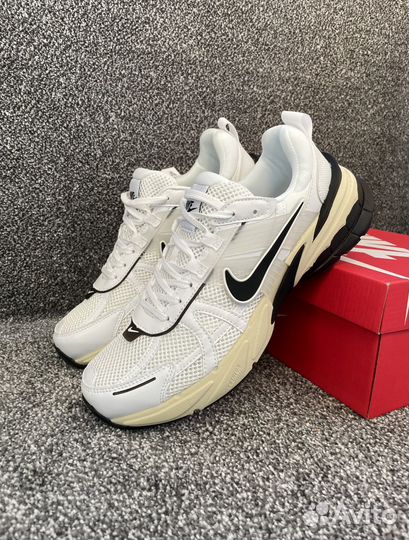 Кроссовки Nike V2K Run Runtekk White