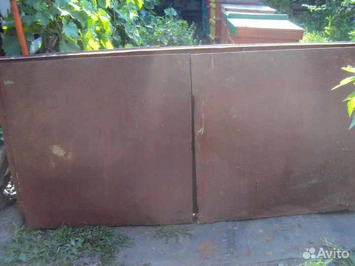 Ящик для хранения зерна и других кормов.животным