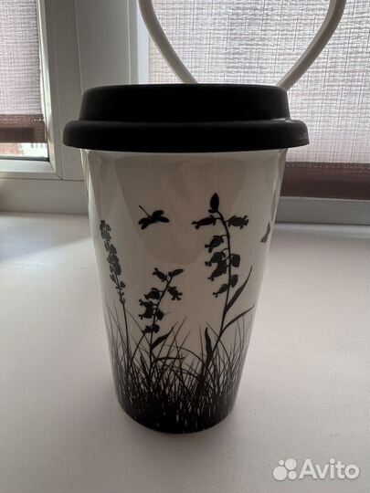 Стакан с крышкой для кофе