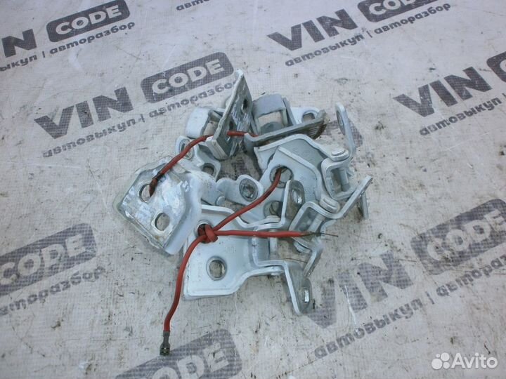 Петли дверей LADA Largus