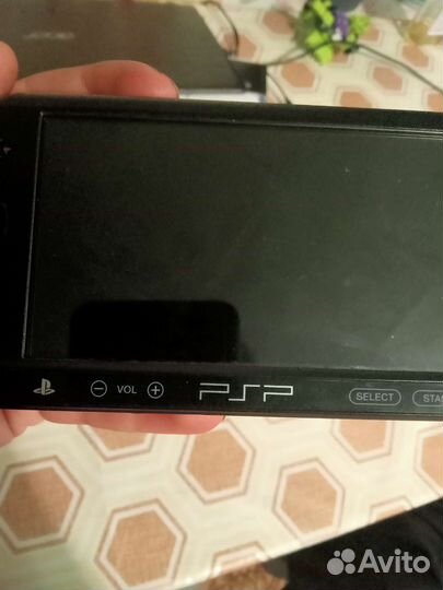 Продам игровую консольPSP e3008