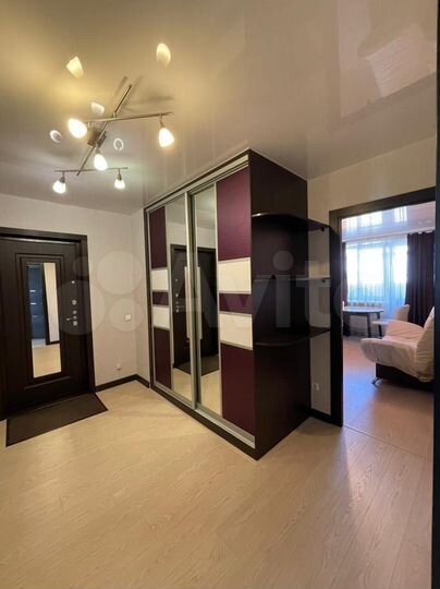 2-к. квартира, 90 м², 8/14 эт.