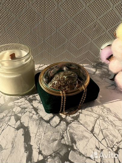 Необычная брошь с цепочками галиотис позолота