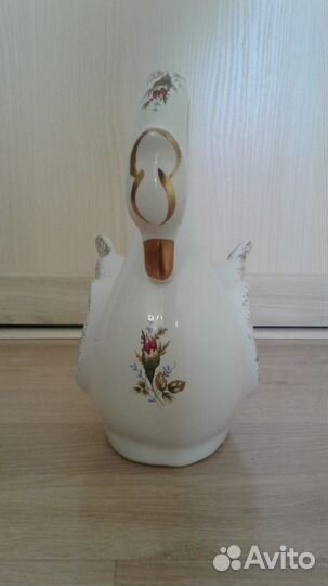 Фарфоровая конфетница-ваза 