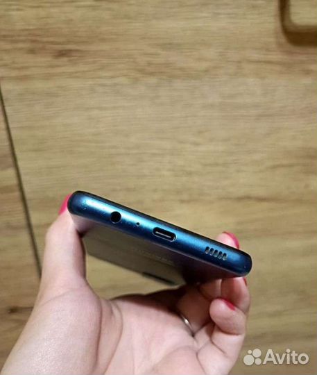 Мобильный телефон