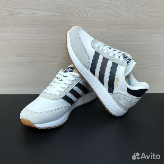 Кроссовки Adidas Iniki белые женские